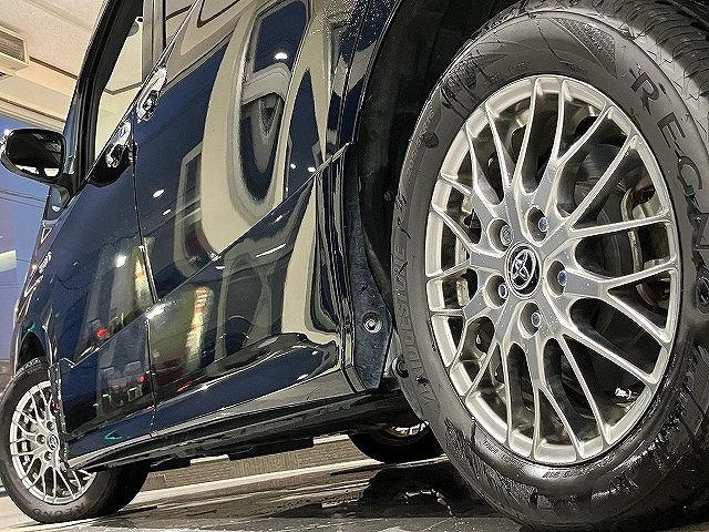 トヨタ ヴォクシー 1.8 ハイブリッド ZS 煌の中古車