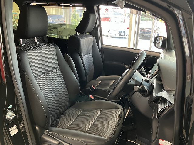 トヨタ ヴォクシー 1.8 ハイブリッド ZS 煌の中古車