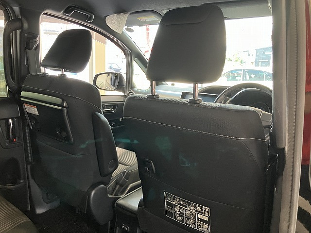 トヨタ ヴォクシー 1.8 ハイブリッド ZS 煌の中古車