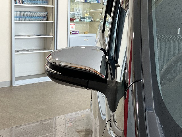 トヨタ ヴォクシー 1.8 ハイブリッド ZS 煌の中古車