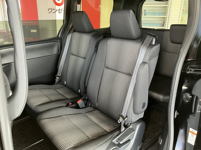 トヨタ ヴォクシー 1.8 ハイブリッド ZS 煌の中古車