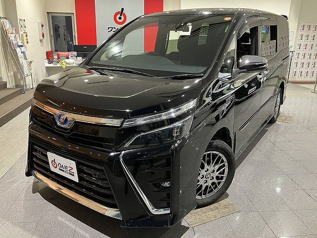 トヨタ ヴォクシー 1.8 ハイブリッド ZS 煌の中古車