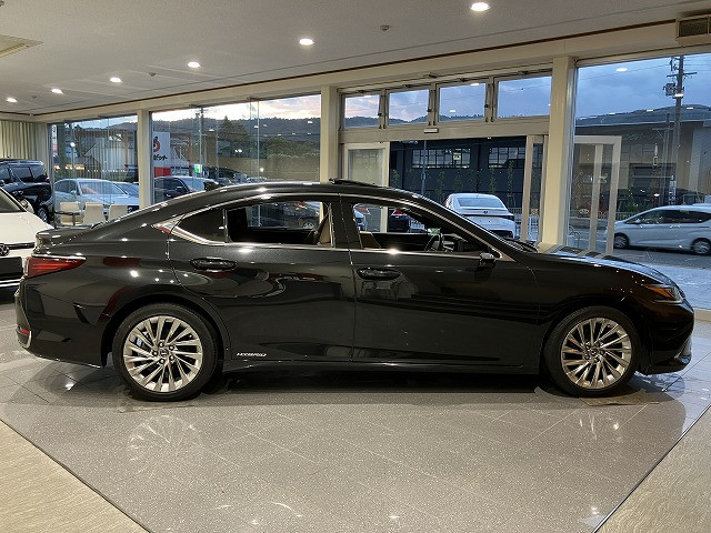 レクサス ES 300h バージョンLの中古車