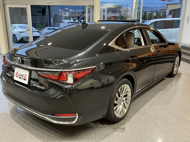 レクサス ES 300h バージョンLの中古車
