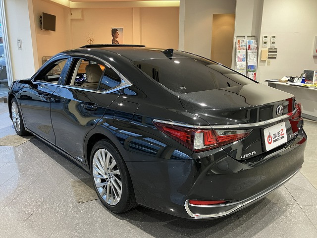レクサス ES 300h バージョンLの中古車