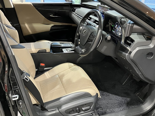 レクサス ES 300h バージョンLの中古車