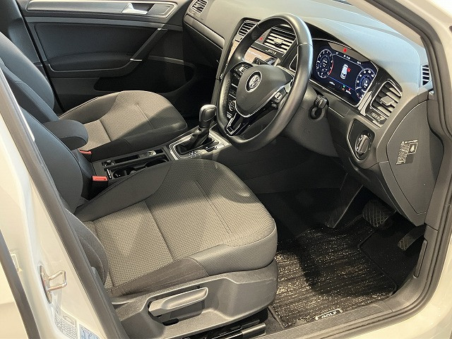 フォルクスワーゲン ゴルフ TSI コンフォートライン マイスターの中古車