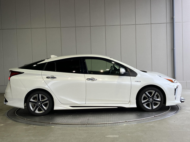 トヨタ プリウス 1.8 S ツーリングセレクションの中古車