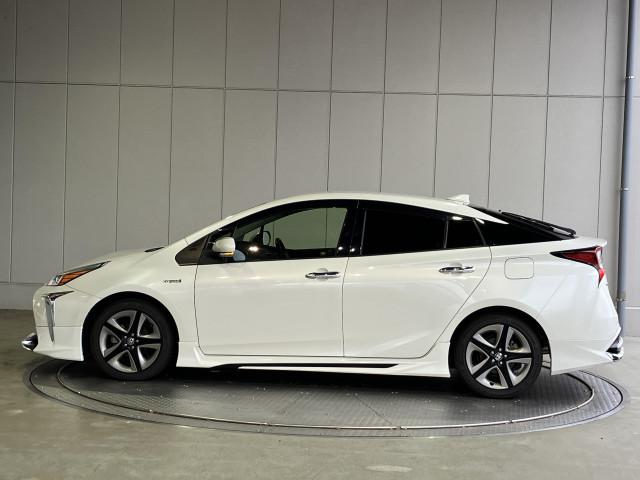トヨタ プリウス 1.8 S ツーリングセレクションの中古車