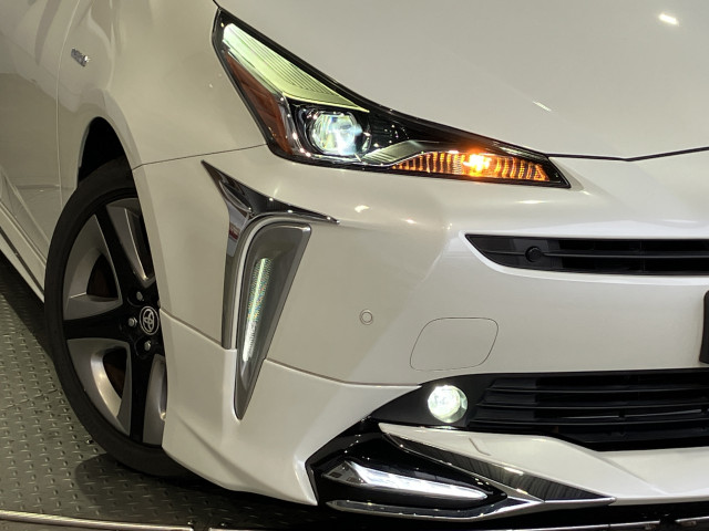 トヨタ プリウス 1.8 S ツーリングセレクションの中古車