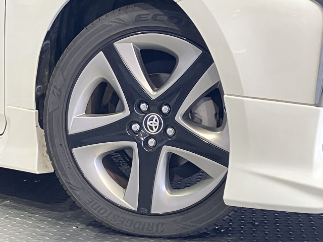 トヨタ プリウス 1.8 S ツーリングセレクションの中古車
