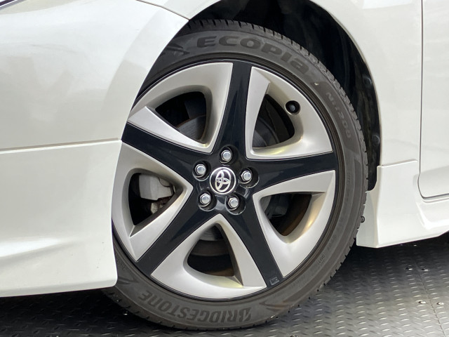 トヨタ プリウス 1.8 S ツーリングセレクションの中古車