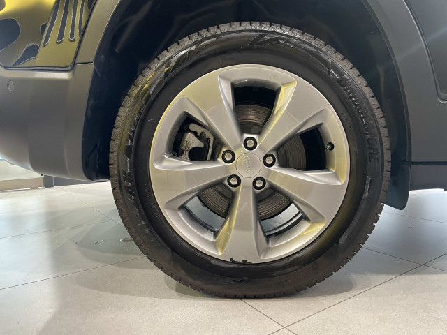 ジープ チェロキー リミテッド 4WDの中古車