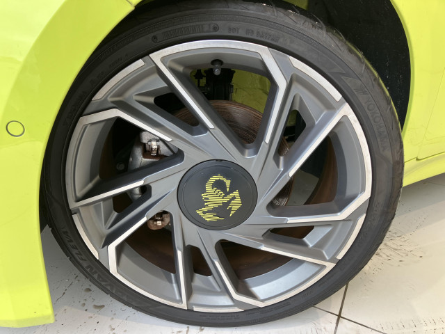 アバルト 500E ツーリズモの中古車