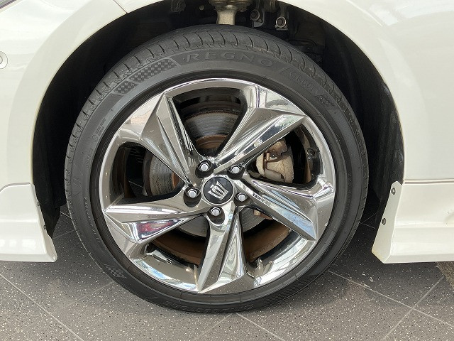 トヨタ クラウン ハイブリッド 2.5 RS アドバンス Four 4WDの中古車