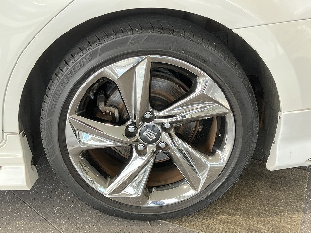 トヨタ クラウン ハイブリッド 2.5 RS アドバンス Four 4WDの中古車