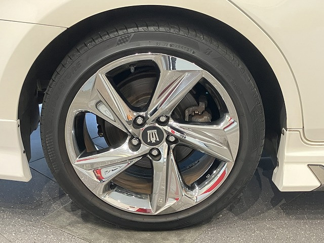 トヨタ クラウン ハイブリッド 2.5 RS アドバンス Four 4WDの中古車