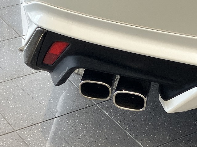 トヨタ クラウン ハイブリッド 2.5 RS アドバンス Four 4WDの中古車