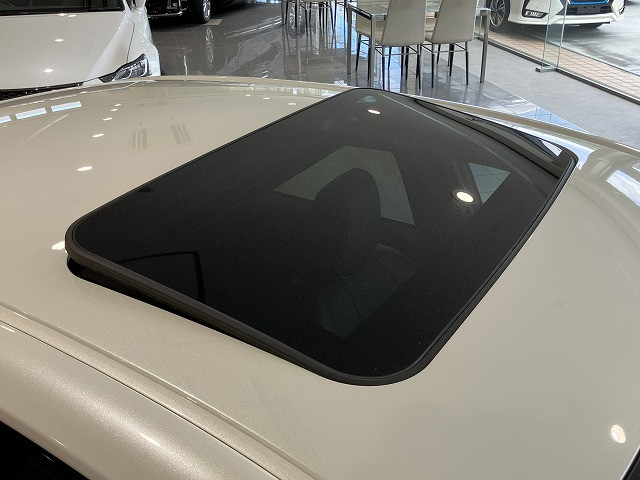 トヨタ クラウン ハイブリッド 2.5 RS アドバンス Four 4WDの中古車