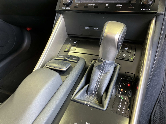 レクサス IS 300h Fスポーツの中古車