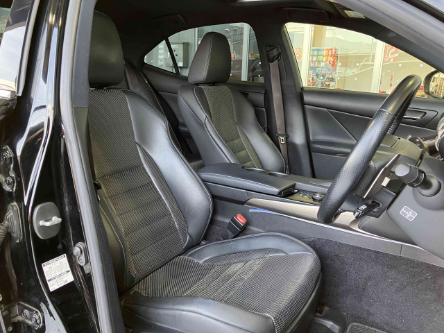 レクサス IS 300h Fスポーツの中古車