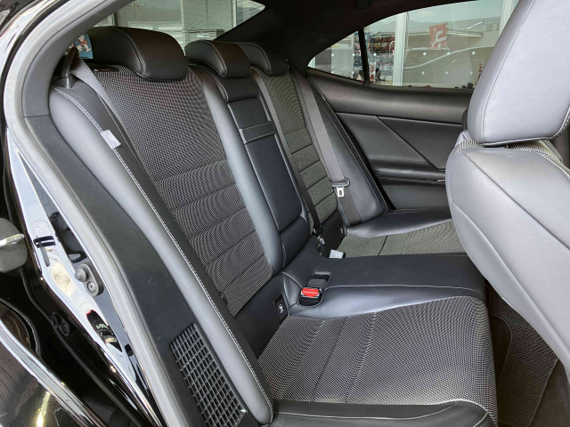 レクサス IS 300h Fスポーツの中古車
