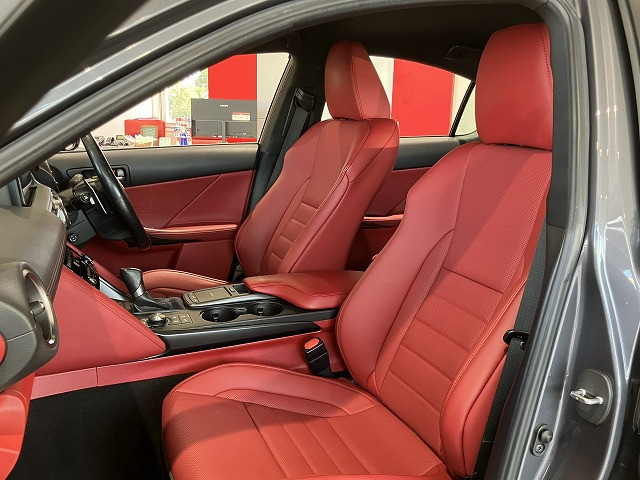 レクサス IS 300h Fスポーツの中古車