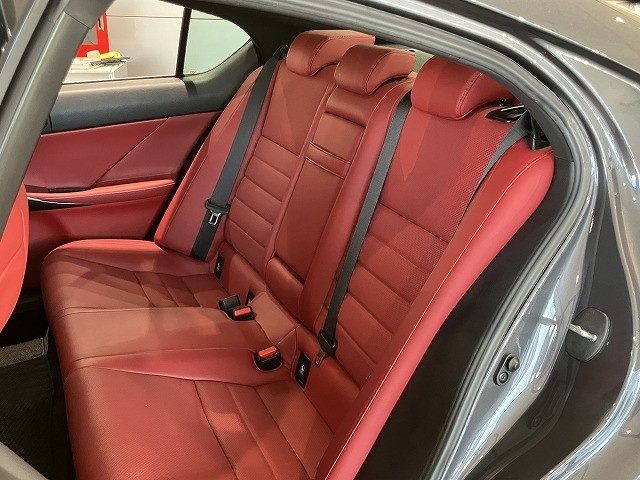 レクサス IS 300h Fスポーツの中古車