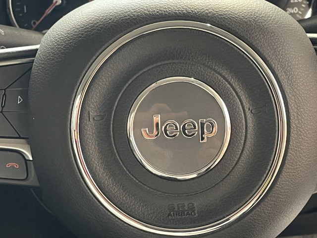 ジープ レネゲード リミテッドの中古車