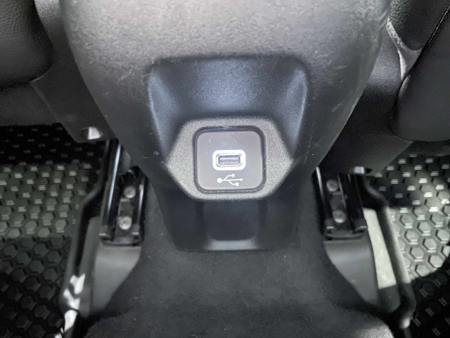 ジープ レネゲード リミテッドの中古車
