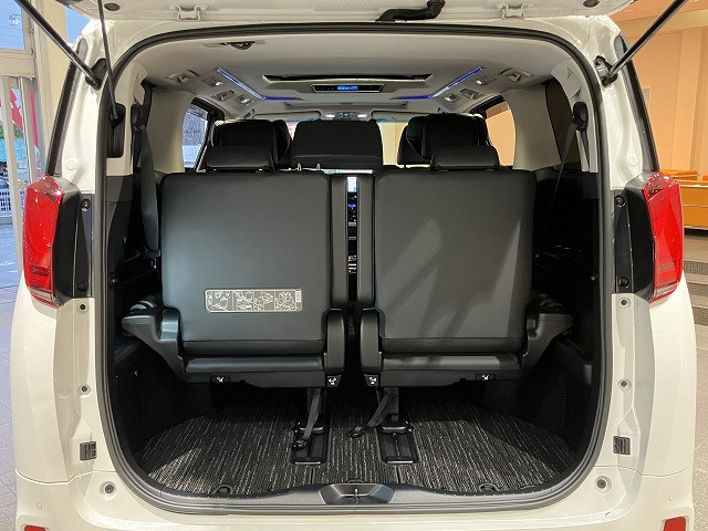 トヨタ アルファード ハイブリッド 2.5 SR Cパッケージ E-Four 4WDの中古車