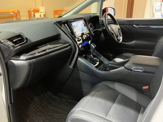 トヨタ アルファード ハイブリッド 2.5 SR Cパッケージ E-Four 4WDの中古車