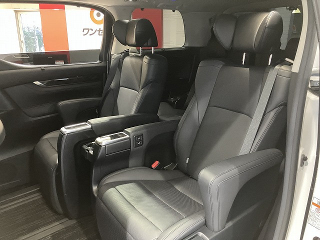 トヨタ アルファード ハイブリッド 2.5 SR Cパッケージ E-Four 4WDの中古車