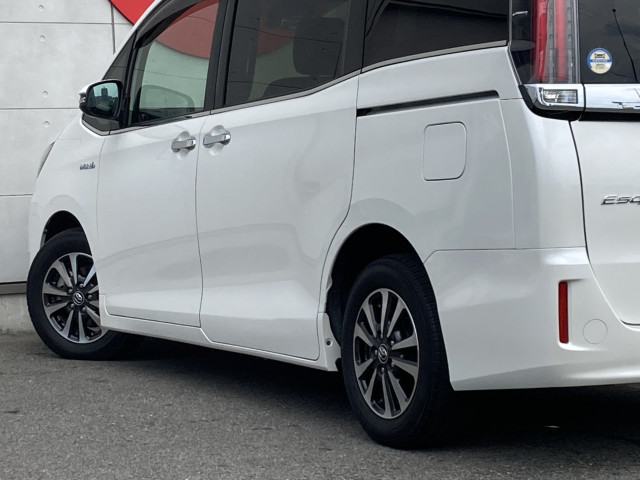 トヨタ エスクァイア 1.8 ハイブリッド Giの中古車