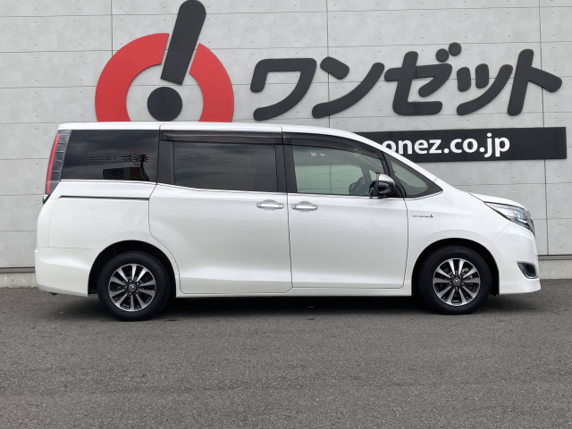 トヨタ エスクァイア 1.8 ハイブリッド Giの中古車