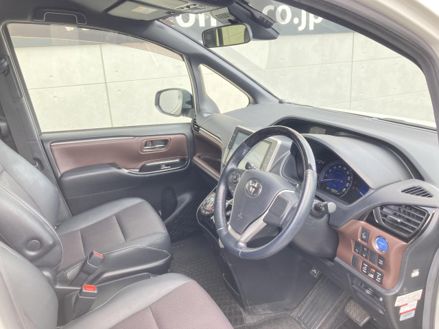 トヨタ エスクァイア 1.8 ハイブリッド Giの中古車