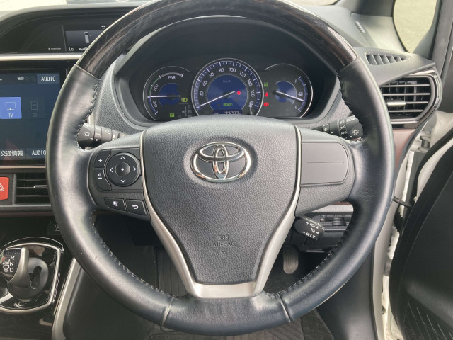 トヨタ エスクァイア 1.8 ハイブリッド Giの中古車