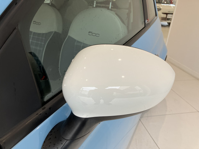 フィアット 500C チエーロブルの中古車