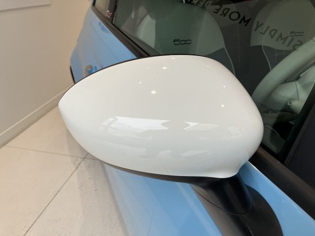 フィアット 500C チエーロブルの中古車