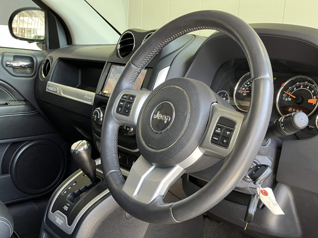 ジープ コンパス ノース 4WDの中古車