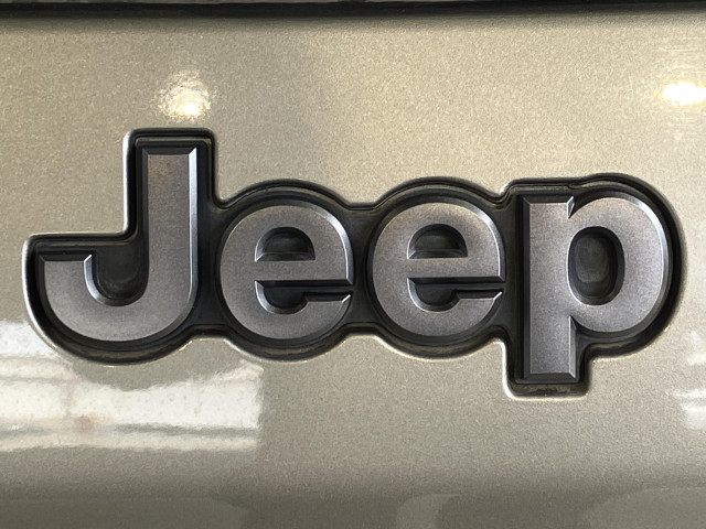 ジープ グランドチェロキー 80th アニバーサリー エディション 4WDの中古車