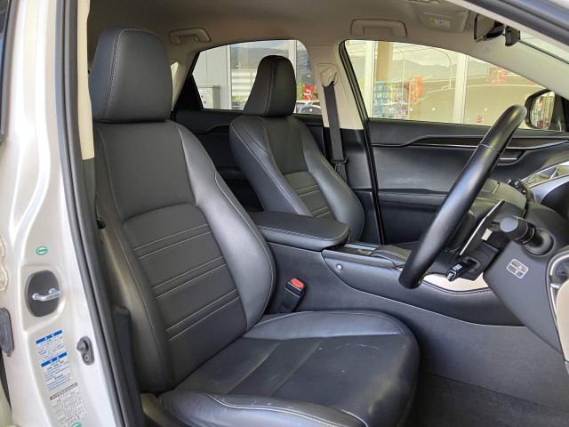 レクサス NX 200t Iパッケージ 4WDの中古車