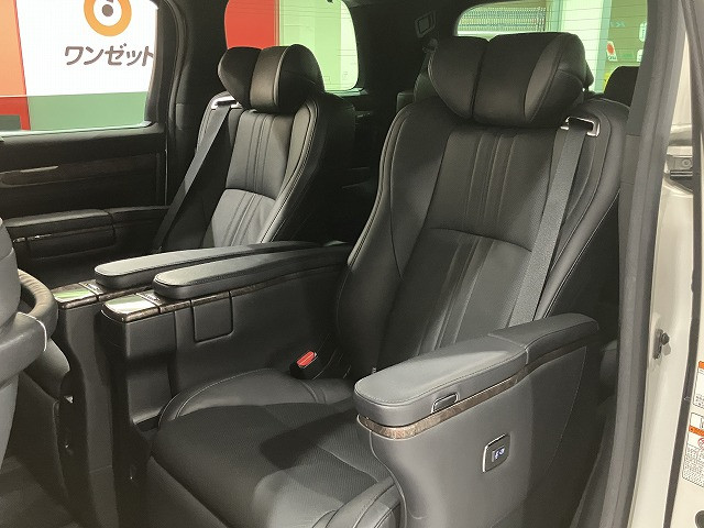 トヨタ アルファード 3.5 エグゼクティブ ラウンジの中古車