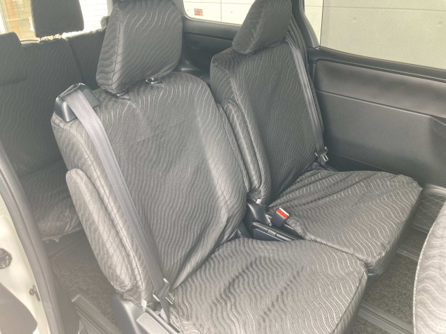 トヨタ ヴォクシーハイブリッド 1.8 ハイブリッド ZSの中古車