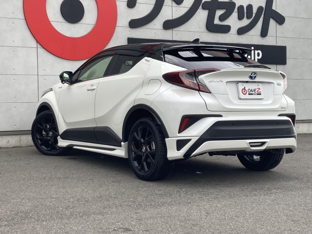 トヨタ C-HR ハイブリッド 1.8 G モード ネロの中古車