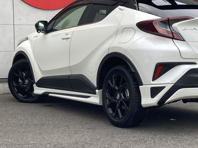 トヨタ C-HR ハイブリッド 1.8 G モード ネロの中古車