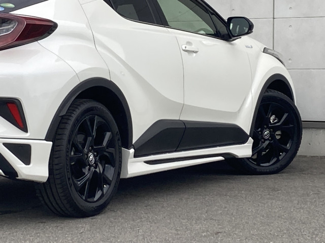 トヨタ C-HR ハイブリッド 1.8 G モード ネロの中古車