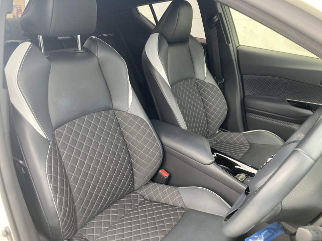 トヨタ C-HR ハイブリッド 1.8 G モード ネロの中古車