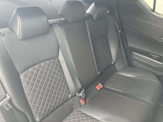 トヨタ C-HR ハイブリッド 1.8 G モード ネロの中古車