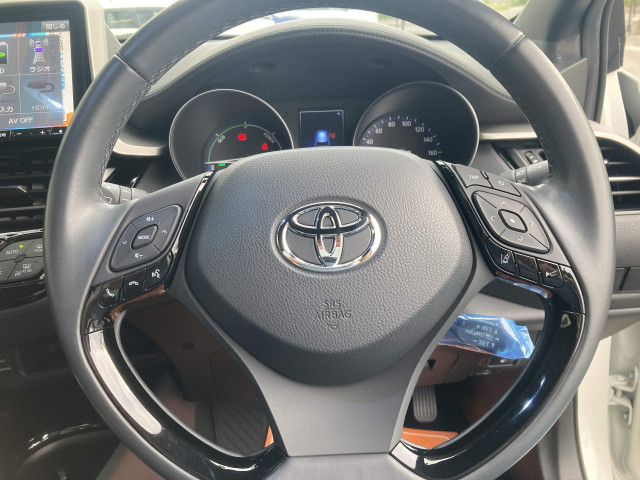 トヨタ C-HR ハイブリッド 1.8 G モード ネロの中古車